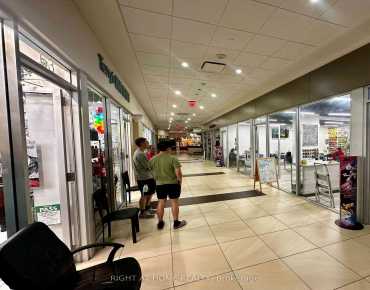 
7181 Yonge St Thornhill商业用地规划为商业零售物业占地345平方尺
