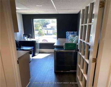 
1275 Finch Ave W York University Heights商业用地规划为Professional Off物业占地1,352平方尺