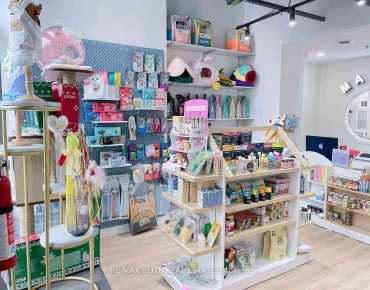 
Lebovic Ave Clairlea-Birchmount is zoned as Commercial with total area of 1,049 sqft