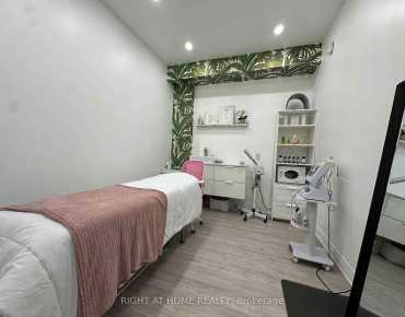 1639 Eglinton Ave W Oakwood Village, 多伦多商业用地规划为CR2.5(c2.5;r2.5)并占地1000.00平方尺
