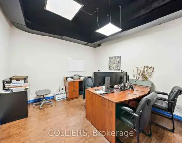 Queens Quay East Quay Waterfront Communities C8商业用地规划为1 2 N 3 N. Offic物业占地1,792平方尺