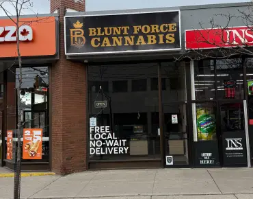 2 - 811 Dundas St W Trinity-Bellwoods, 多伦多商业用地规划为Commercial并占地2260.00平方尺
