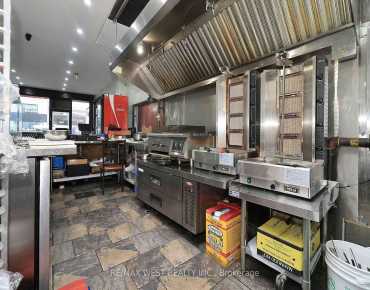 3023 Bathurst St Bedford Park-Nortown, Toronto is zoned as Commercial with total area of 1000.00 sqft
