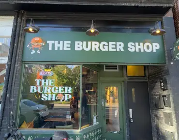 960 Queen St W Trinity-Bellwoods, 多伦多商业用地规划为Business Commerc并占地1000.00平方尺
