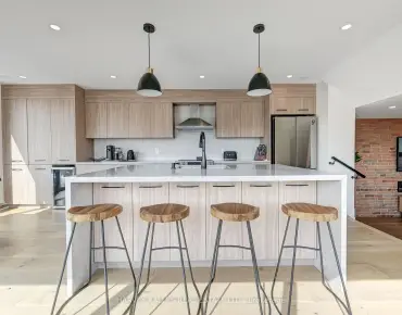 885 Dundas St W Trinity-Bellwoods, 多伦多商业用地规划为CR 2.5并占地3277.00平方尺

