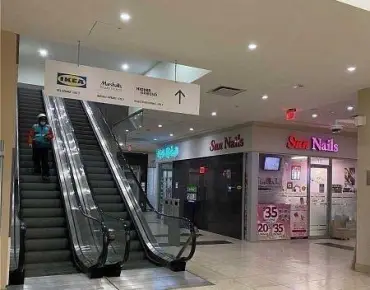 Yonge Stre Thornhill商业用地规划为商业零售物业占地374平方尺