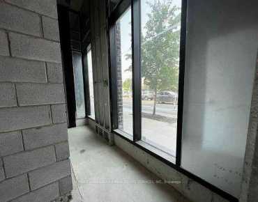 
7181 Yonge St Thornhill商业用地规划为商业物业占地989平方尺
