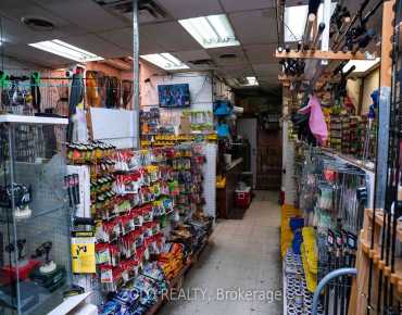 
Dundas Stre Kensington-Chinatown is zoned as Commercial with total area of 900 sqft