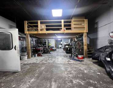 
642 Rogers Rd Keelesdale-Eglinton West商业用地规划为办公室物业占地4,961平方尺