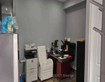 
7181 Yonge St Thornhill商业用地规划为商业零售物业占地374平方尺
