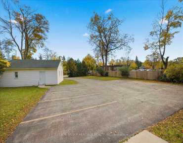 9390 Woodbine Ave W Cachet商业用地规划为商业地产物业占地539平方尺