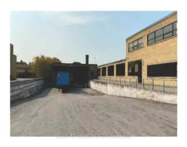 15 Curity Ave O'Connor-Parkview, 多伦多商业用地规划为industrial / com并占地70000.00平方尺
