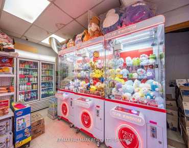 222 Spadina Ave Kensington-Chinatown商业用地规划为购物中心商业物业占地365平方尺