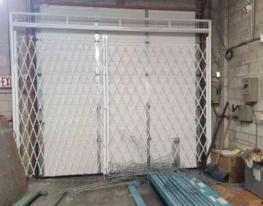 23/24 - 1220 Ellesmere Rd E Bendale, 多伦多商业用地规划为Industrial并占地6090.00平方尺
