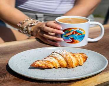 2256 Queen St E The Beaches, Toronto is zoned as Retail with total area of  sqft
