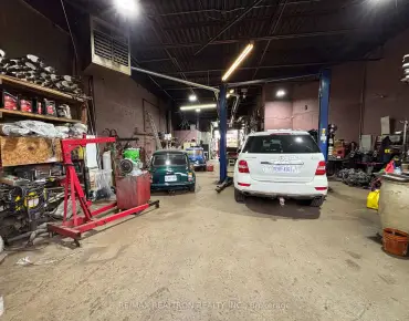 543A College St Trinity-Bellwoods, Toronto is zoned as Commercial mixed with total area of 1100.00 sqft