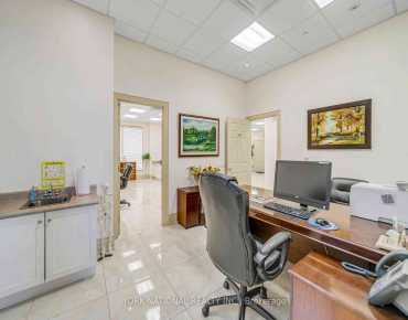 
1033 Bay St Bay Street Corridor商业用地规划为商业地产物业占地1,156平方尺