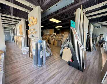 
Yonge Stre Thornhill is zoned as Commercial with total area of 4,052 sqft