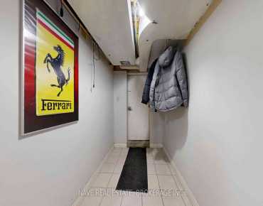 
Yonge St Willowdale East is zoned as Central Business District Commercial with total area of 718 sqft