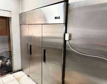 9108 Yonge St North Richvale, 列治文山商业用地规划为Restaurant并占地5000.00平方尺
