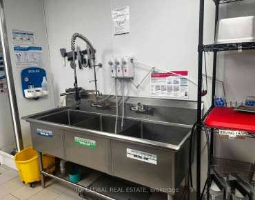 7077 Bathurst St Crestwood-Springfarm-Yorkhill, Vaughan is zoned as Commercial with total area of 2031.00 sqft