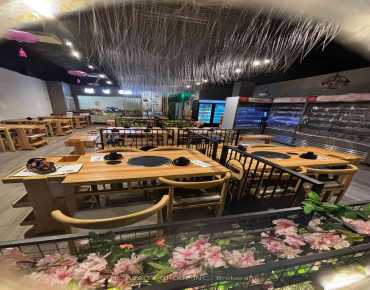 2R5 - 9390 Woodbine Ave Cachet, 万锦商业用地规划为Commercial并占地1950.00平方尺
