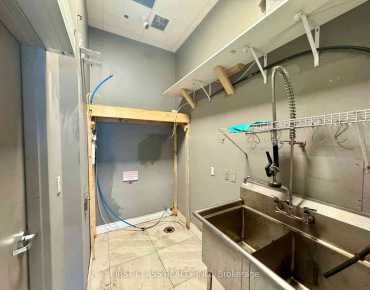 
2B9 - 4675 Steeles Ave E Milliken, 多伦多商业用地规划为Commercial物业占地137.00平方尺