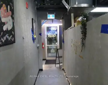 2400 Bloor St W Runnymede-Bloor West Village商业用地规划为商业/民宅物业占地3,657平方尺