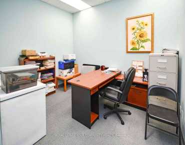 3 - 800 Petrolia Rd York University Heights, 多伦多商业用地规划为M3并占地1064.00平方尺
