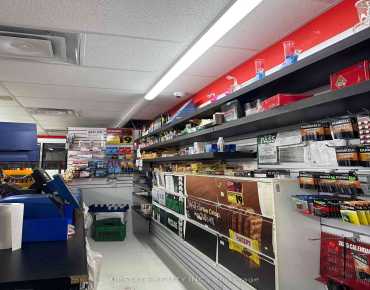 
2061 Steeles Ave W York University Heights商业用地规划为商业物业占地700平方尺