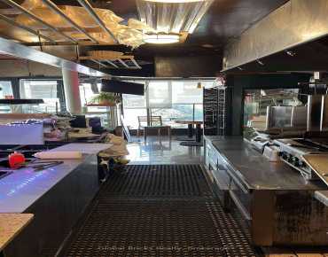 
7181 Yonge St Grandview商业用地规划为商业零售物业占地308平方尺