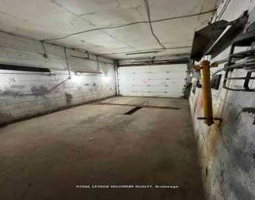 
1633&1635 Queen St W South Parkdale商业用地规划为购物中心商业物业占地950平方尺