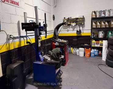 3 - 15 Milford Ave Brookhaven-Amesbury, 多伦多商业用地规划为Industrial并占地2200.00平方尺
