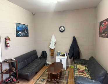 132-134 Limestone Cres York University Heights, 多伦多商业用地规划为COMMERCIAL并占地2600.00平方尺
