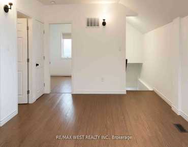 
11611 Yonge St Jefferson is zoned as REGIONAL MIXED U with total area of 667 sqft