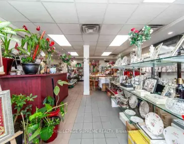 11611 Yonge St Jefferson is zoned as GC(H) with total area of 906 sqft