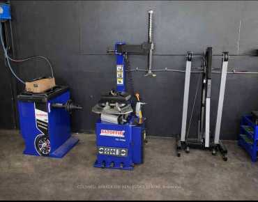 10 - 2499 Rutherford Rd Concord, Vaughan is zoned as Em1 with total area of sqft