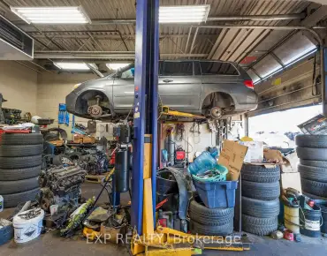 3000 Langstaff Rd Concord is zoned as EM-1 with total area of 1,724 sqft