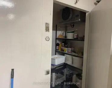 59 Four Winds Dr York University Heights, 多伦多商业用地规划为Commercial Mall并占地平方尺
