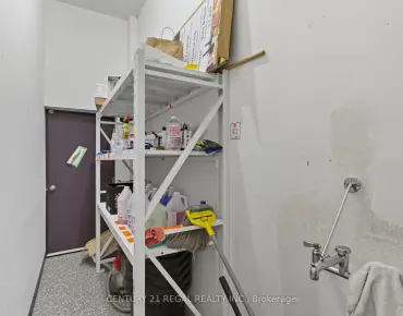 
Danforth Ave Oakridge商业用地规划为商业/民宅物业占地2,360平方尺