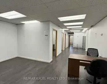 212-2425 Eglinton Aven