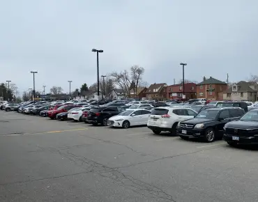 200-5230 Dundas Stre